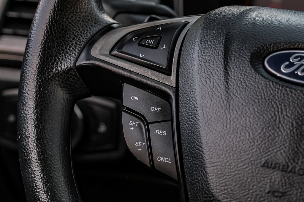 Used 2018 Ford Fusion SE w/ Fusion SE Technology Package FWD image 15