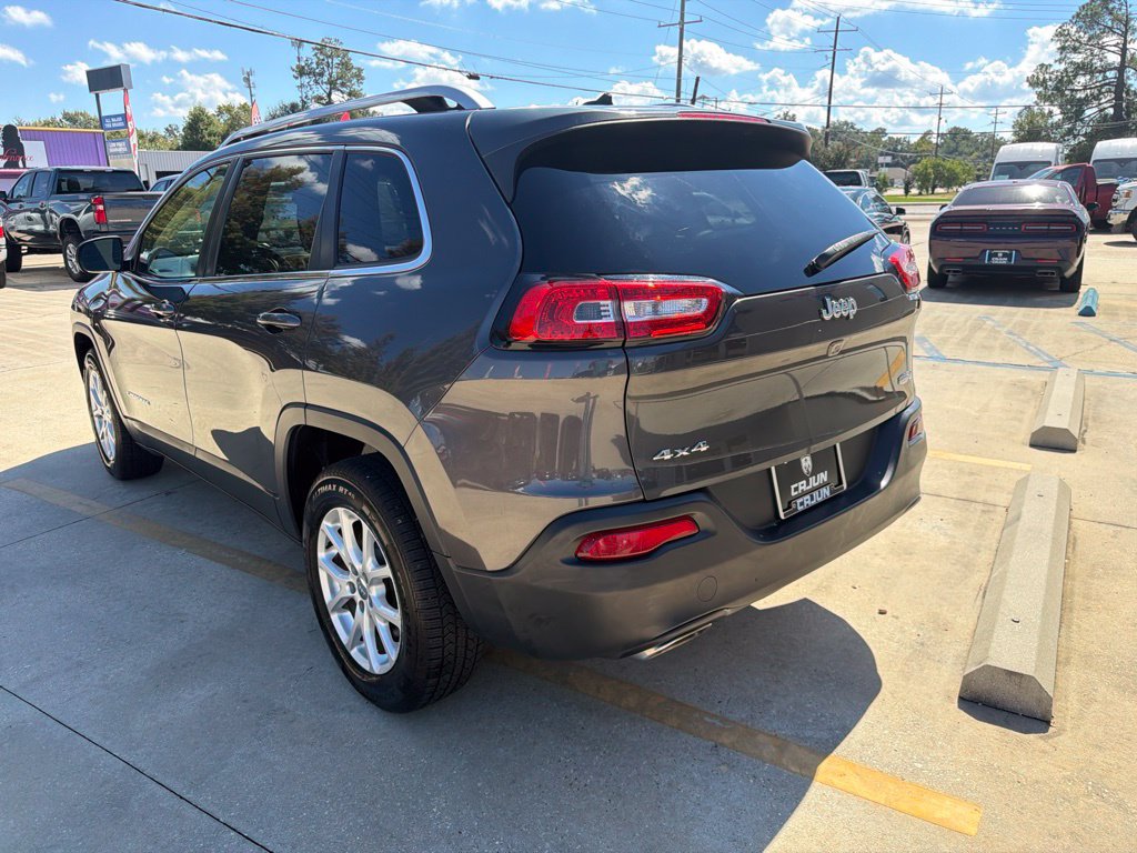 Used 2015 Jeep Cherokee Latitude w/ Cold Weather Group AWD/4WD image 12