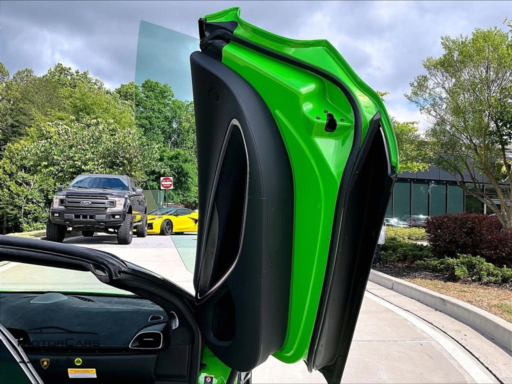Used 2025 McLaren Artura Spider RWD image 20