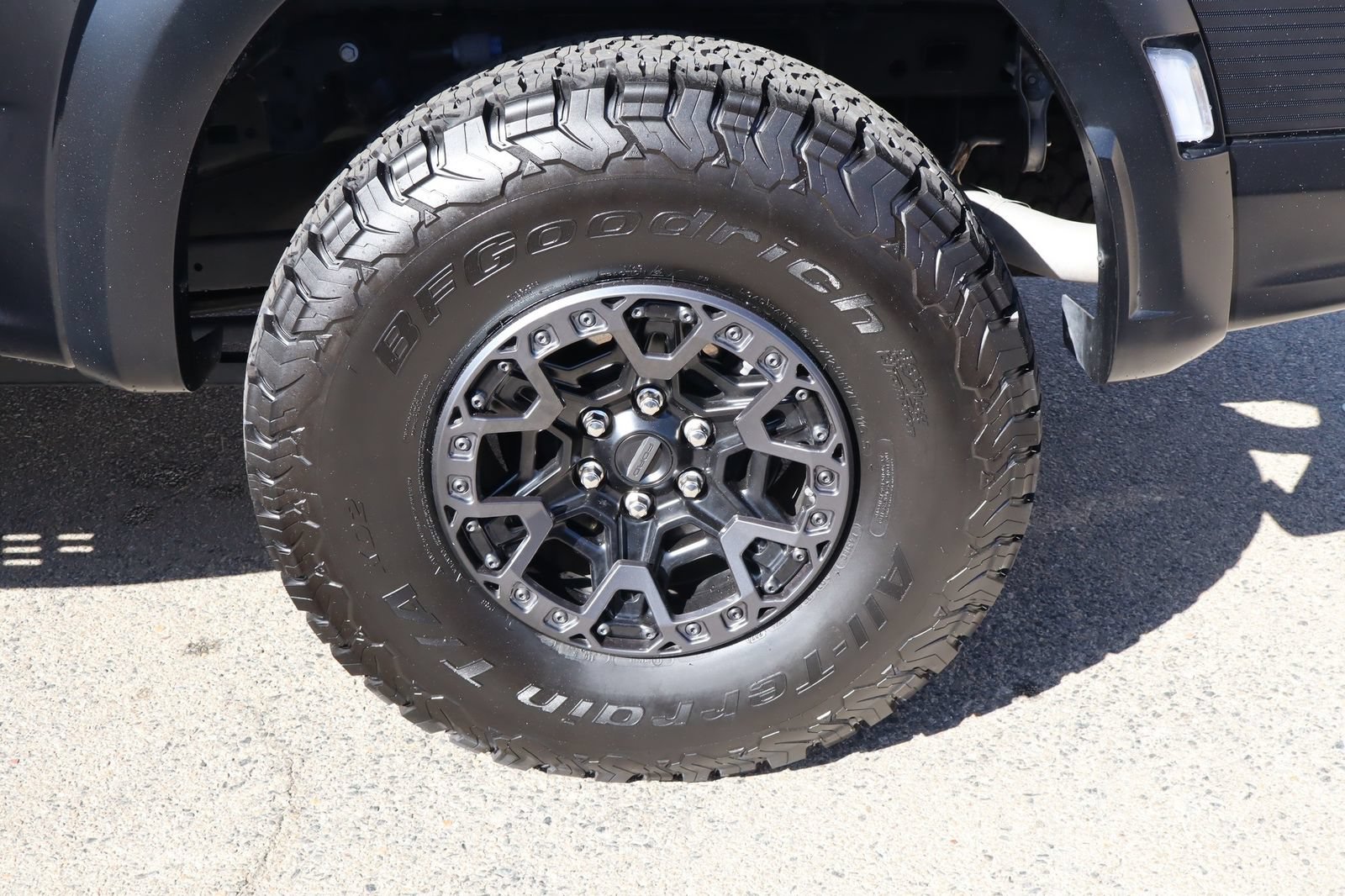 Used 2025 Ford F150 Raptor w/ Equipment Group 803A Raptor R AWD/4WD image 13
