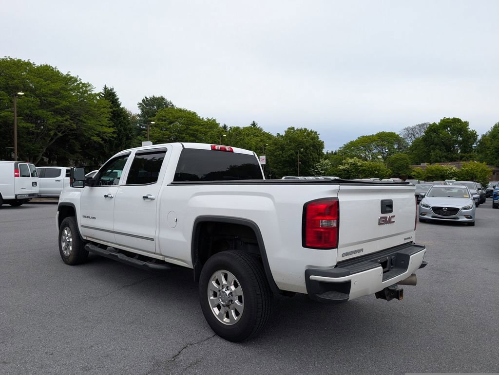 Used 2015 GMC Sierra 2500 Denali w/ Duramax Plus Package AWD/4WD image 7