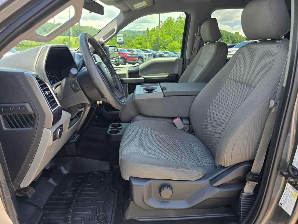 Used 2016 Ford F150 XLT AWD/4WD image 4