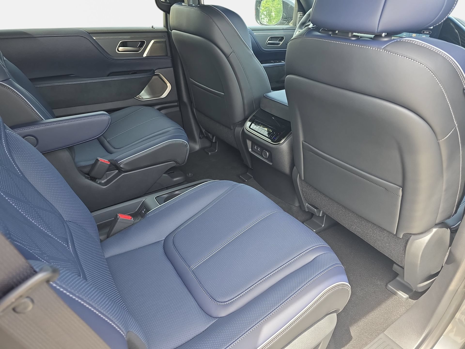New 2026 INFINITI QX80 4WD w/ Sport Exterior Package image 11