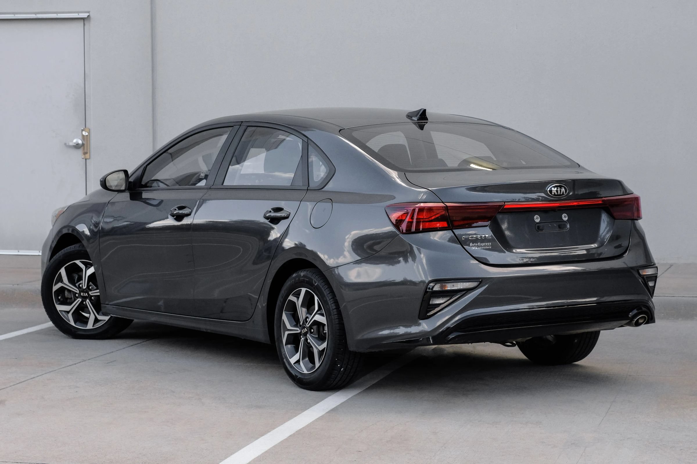 Used 2019 Kia Forte LXS FWD image 6