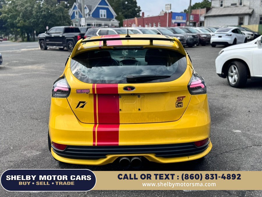 Used 2017 Ford Focus ST FWD image 6