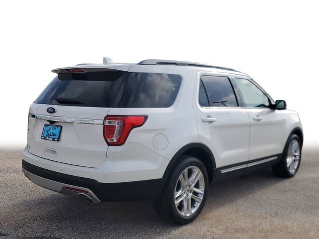 Used 2017 Ford Explorer XLT w/ Equipment Group 202A image 4