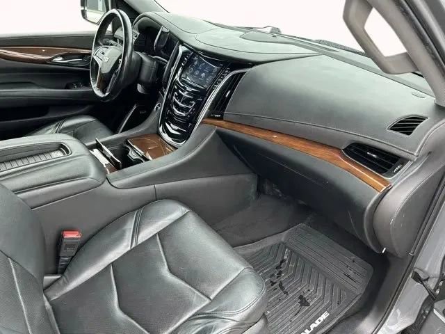 Used 2020 Cadillac Escalade ESV Luxury w/ Escalade Sport Edition image 14