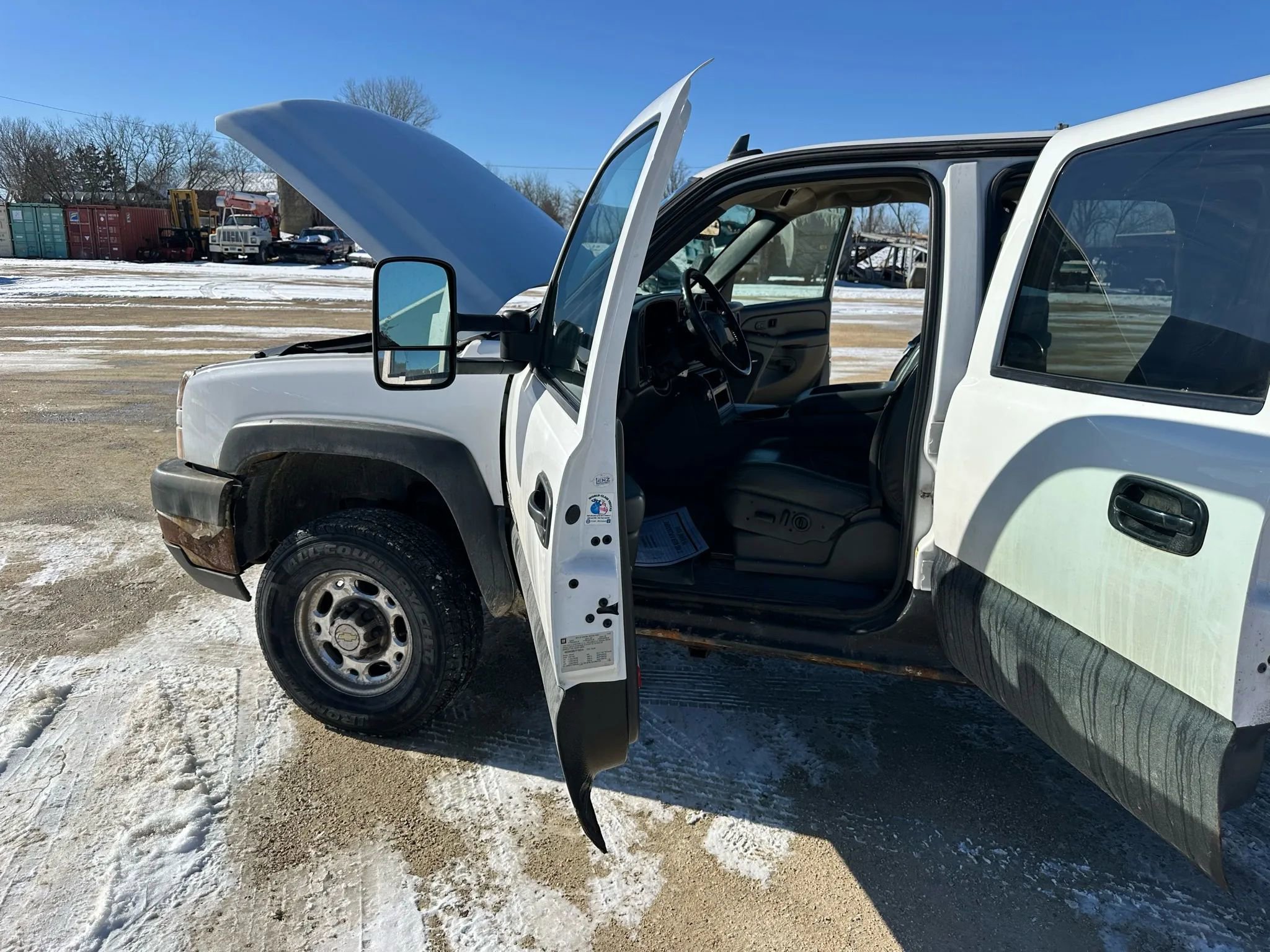 Used 2007 Chevrolet Silverado 2500 LT w/ Heavy-Duty Power Package image 9