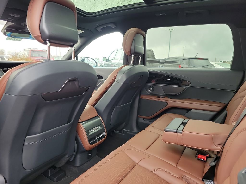 New 2026 Lincoln Nautilus Reserve w/ Jet Appearance Package image 16