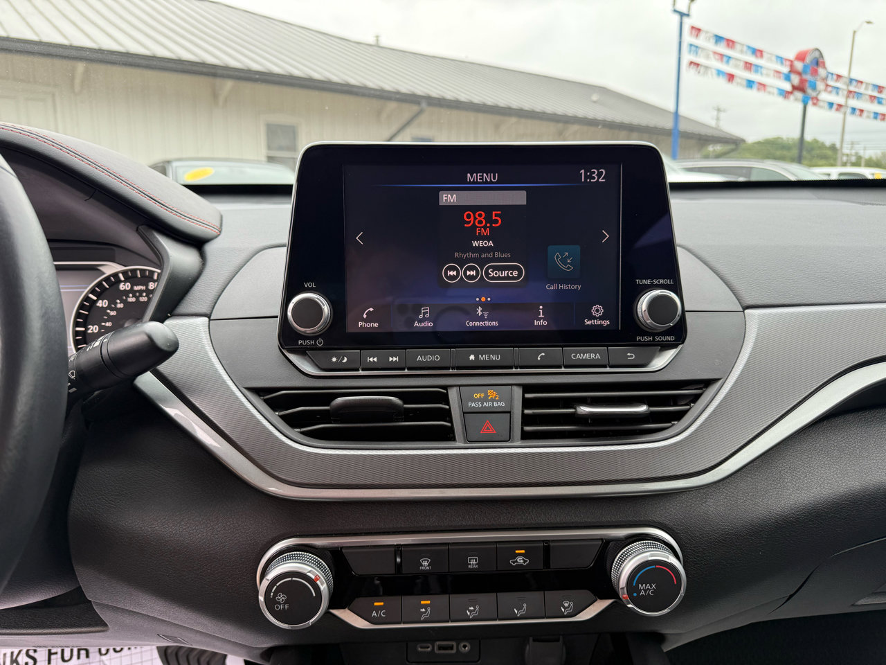 Used 2024 Nissan Altima 2.5 SR image 10