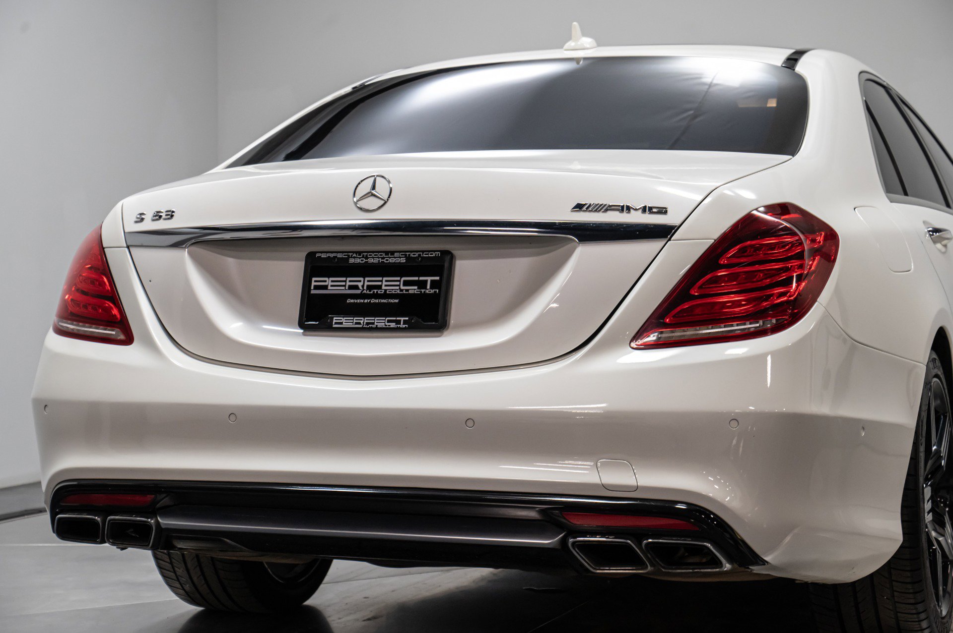 Used 2015 Mercedes-Benz S 63 AMG 4MATIC Sedan w/ Driver Assistance Package image 54