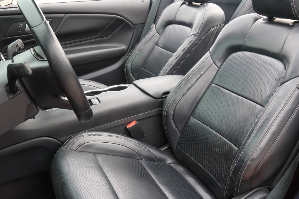 Used 2025 Ford Mustang Premium RWD image 9