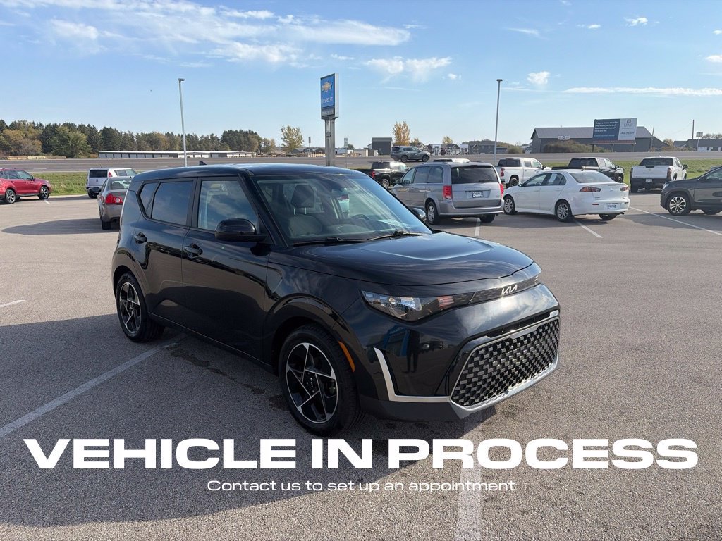Used 2023 Kia Soul EX FWD image 1