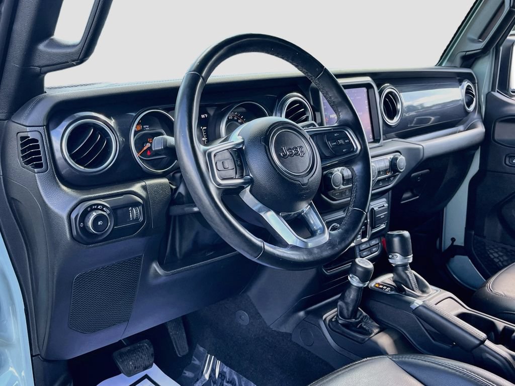 Used 2023 Jeep Wrangler Unlimited Sahara AWD/4WD image 9