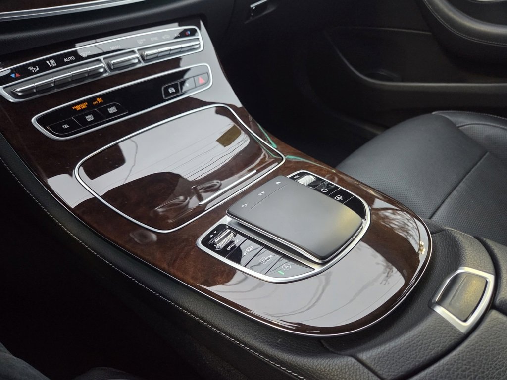 Used 2022 Mercedes-Benz E 350 4MATIC Sedan image 16