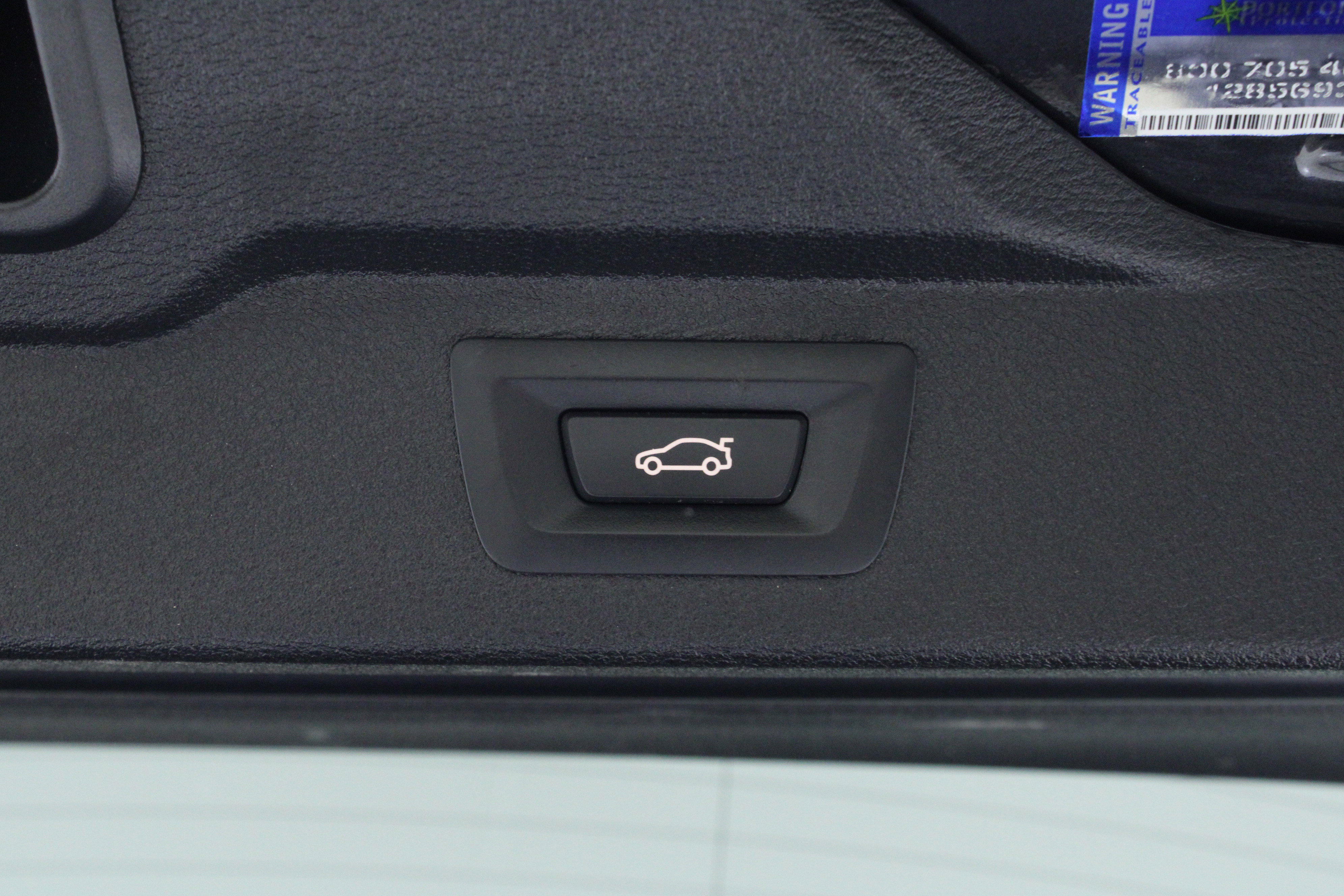 Used 2017 BMW X5 xDrive40e image 12