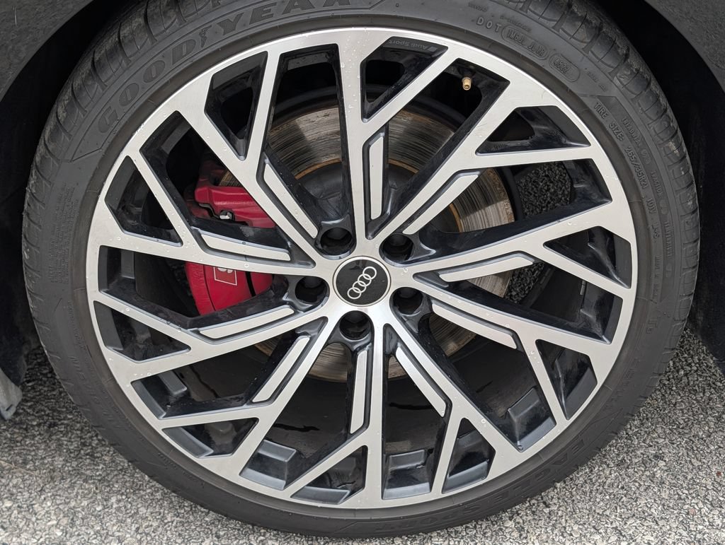 Used 2021 Audi S8 L w/ S8 Executive Package AWD/4WD image 12
