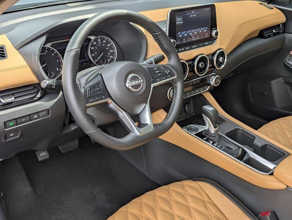 Used 2025 Nissan Sentra SV w/ SV Premium Package FWD image 9