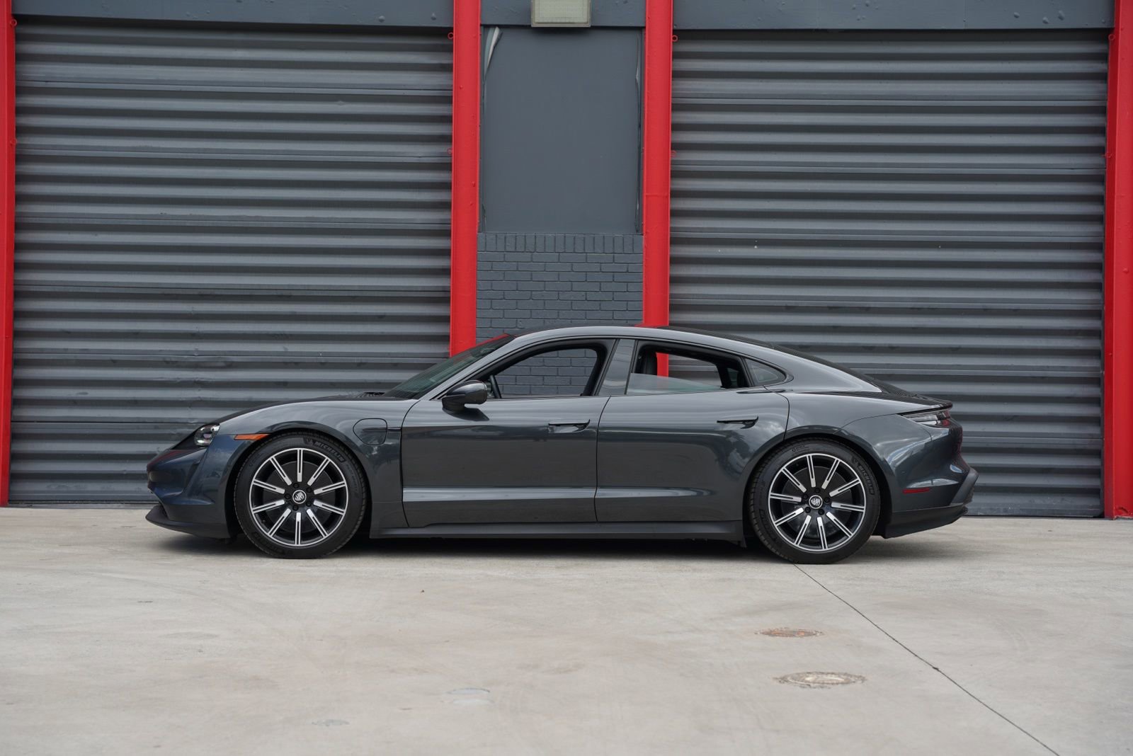 Used 2020 Porsche Taycan 4S w/ Premium Package image 7