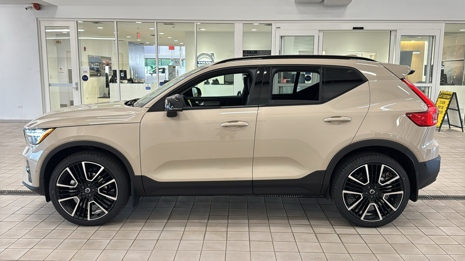 New 2026 Volvo XC40 B5 Ultra w/ Climate Package AWD/4WD image 8