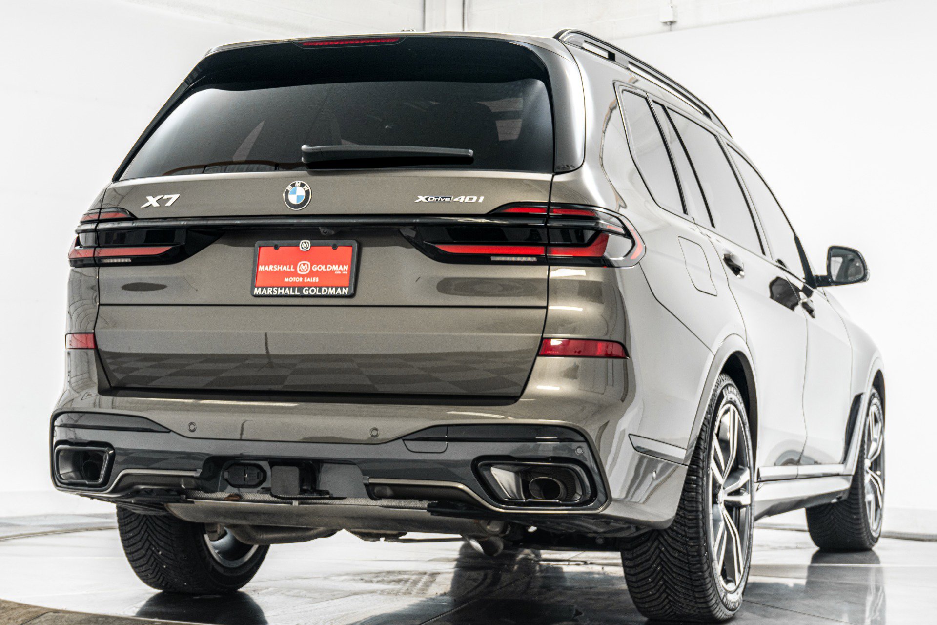 Used 2026 BMW X7 xDrive40i w/ M Sport Package AWD/4WD image 9