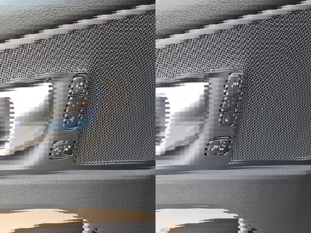 New 2026 Volvo XC60 B5 Plus w/ Protection Package Premier image 14