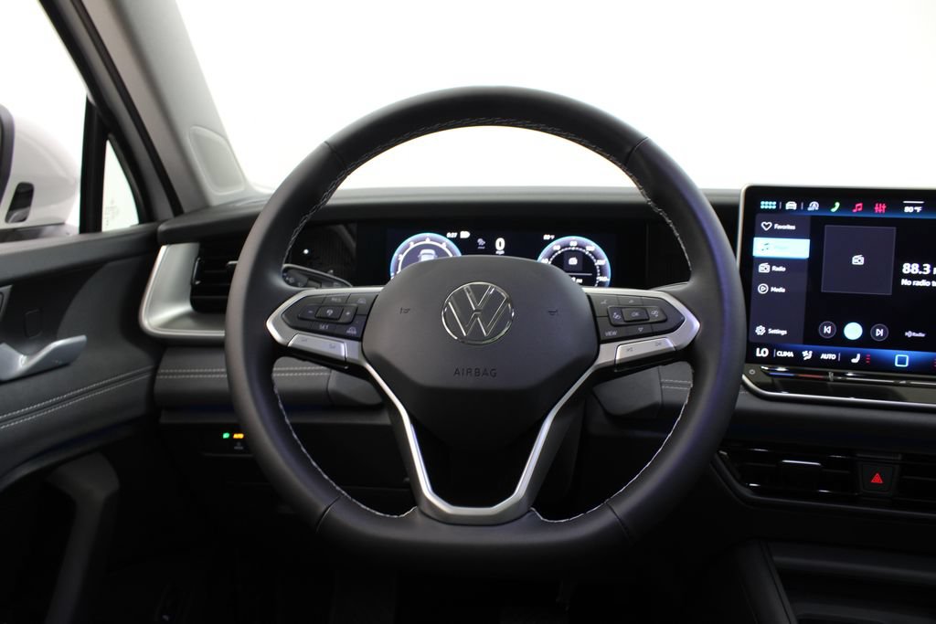 New 2026 Volkswagen Tiguan SE FWD image 22