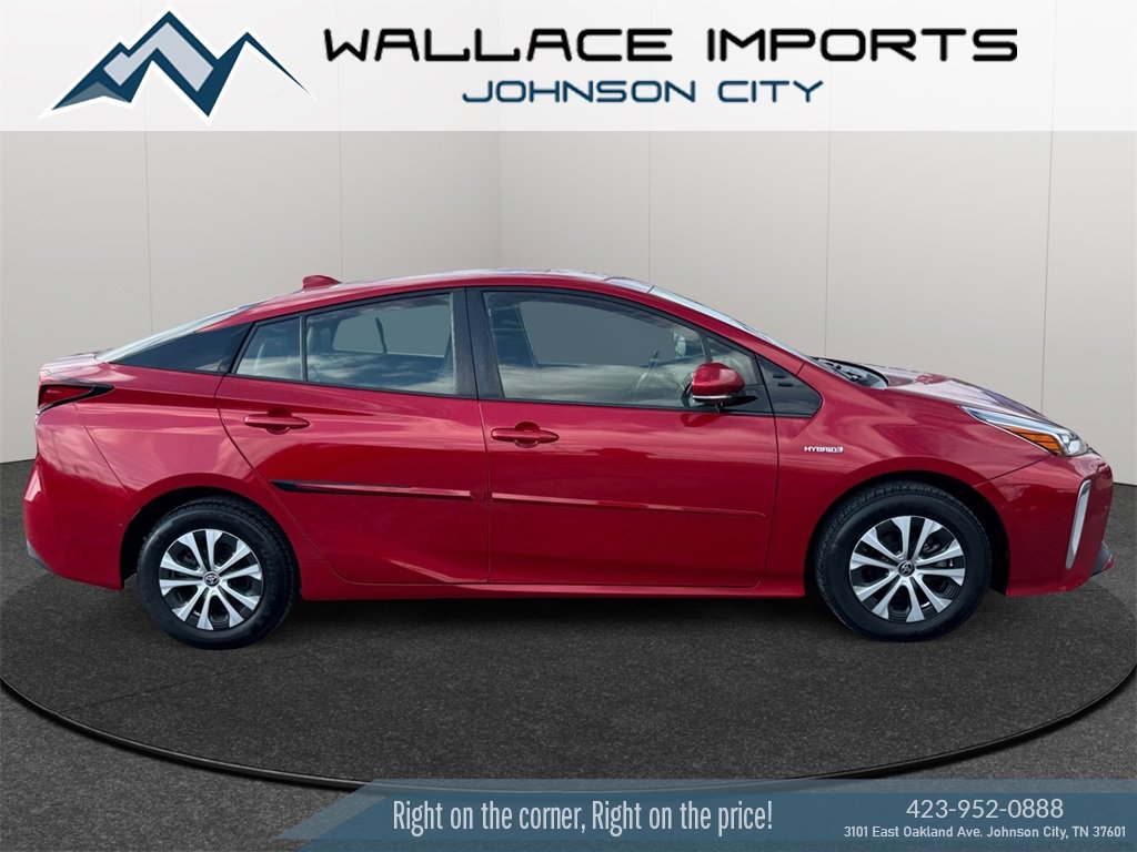 Used 2020 Toyota Prius XLE image 6