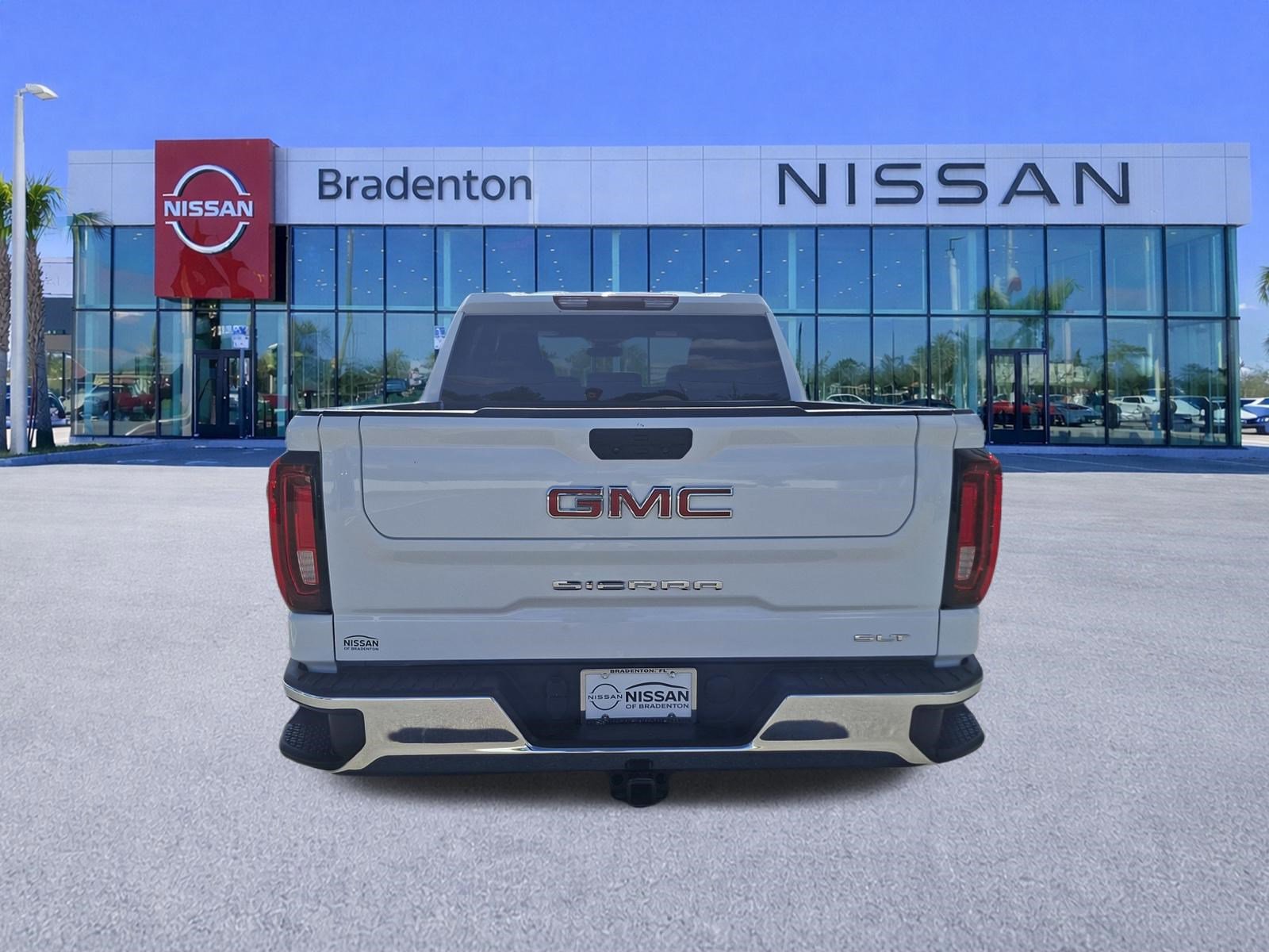 Used 2025 GMC Sierra 1500 SLT RWD image 6