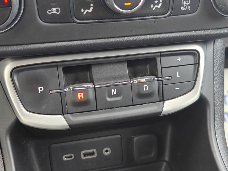 Used 2023 GMC Terrain SLE w/ Driver Convenience Package image 33