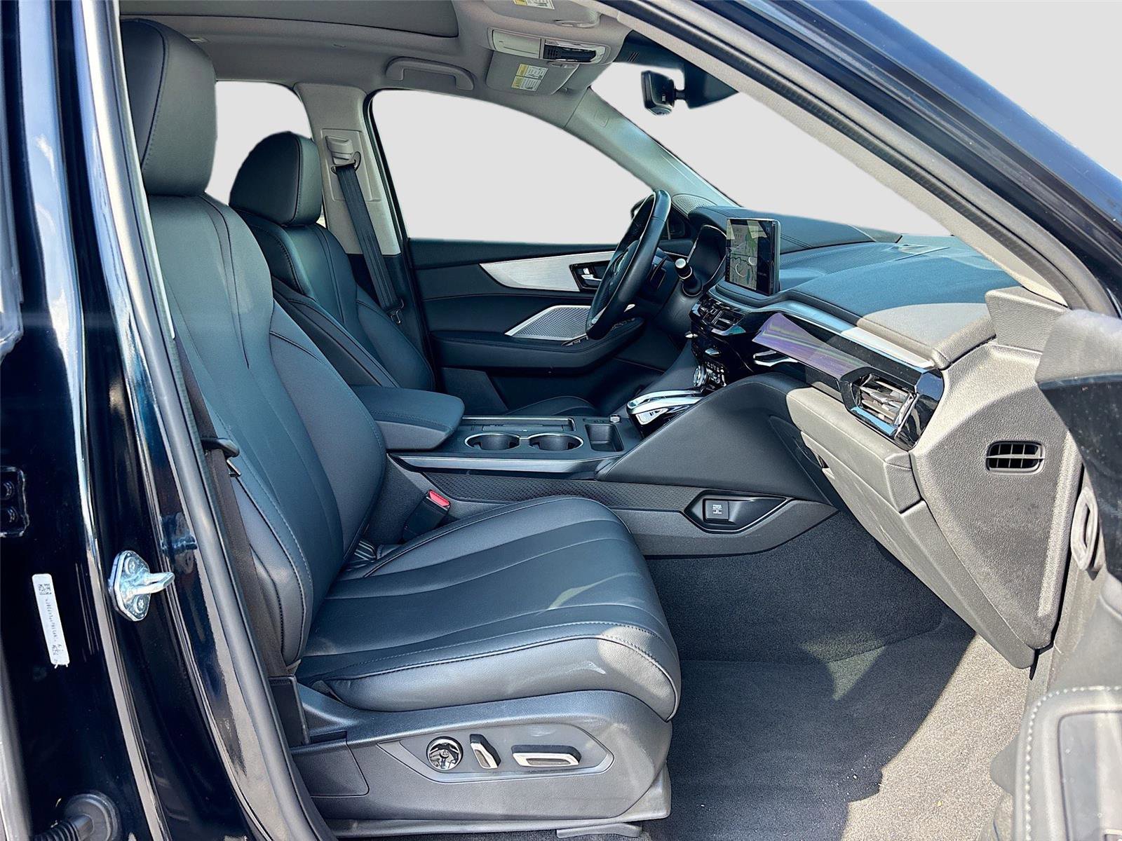 Used 2025 Acura MDX SH-AWD image 33