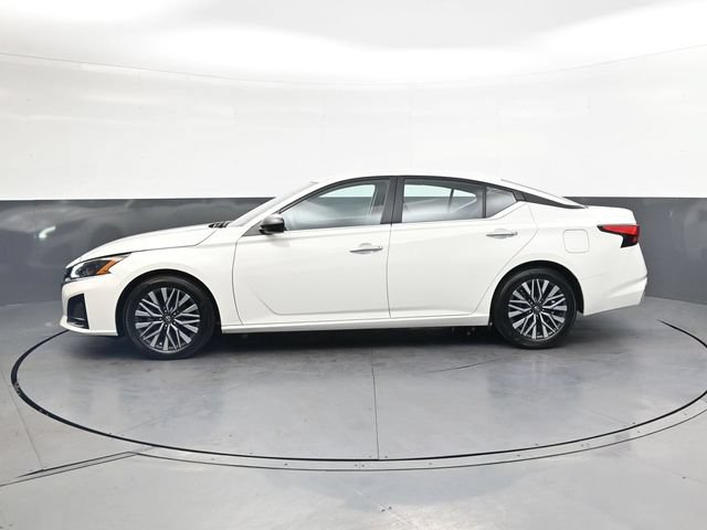 Used 2025 Nissan Altima 2.5 SV FWD image 8