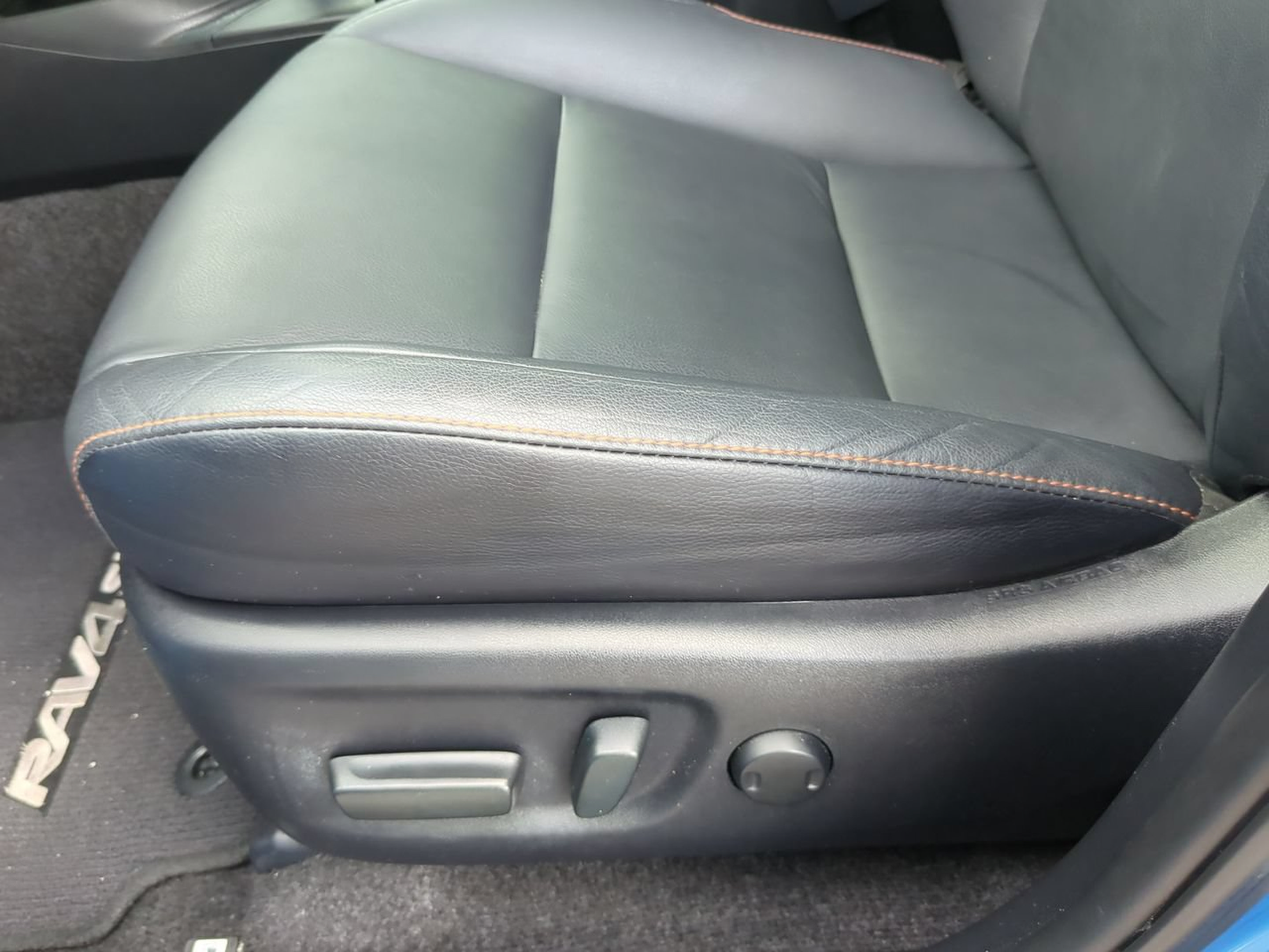 Used 2018 Toyota RAV4 SE w/ Cargo Management Package FWD image 15