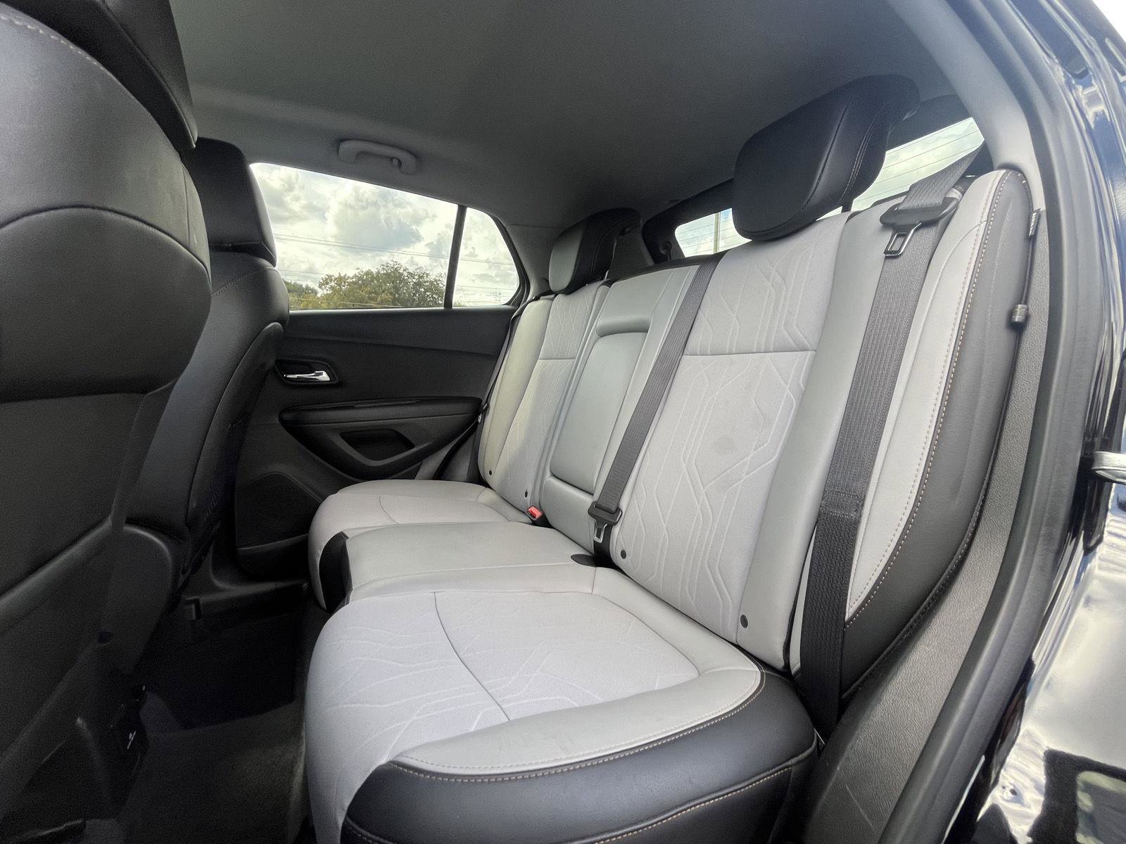 Used 2020 Chevrolet Trax LT w/ LT Convenience Package image 17