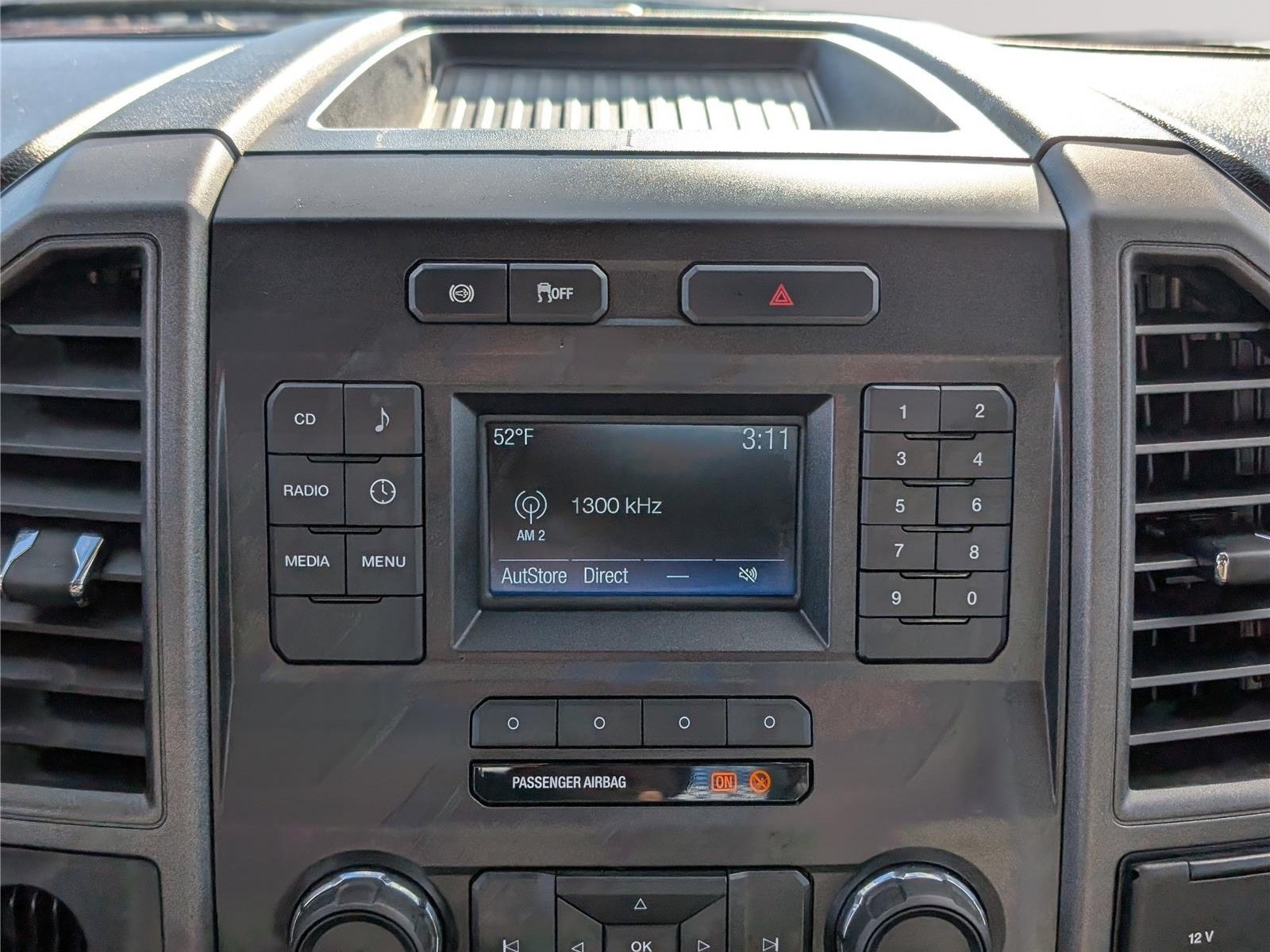 Used 2017 Ford F550 4x4 Regular Cab Super Duty image 24