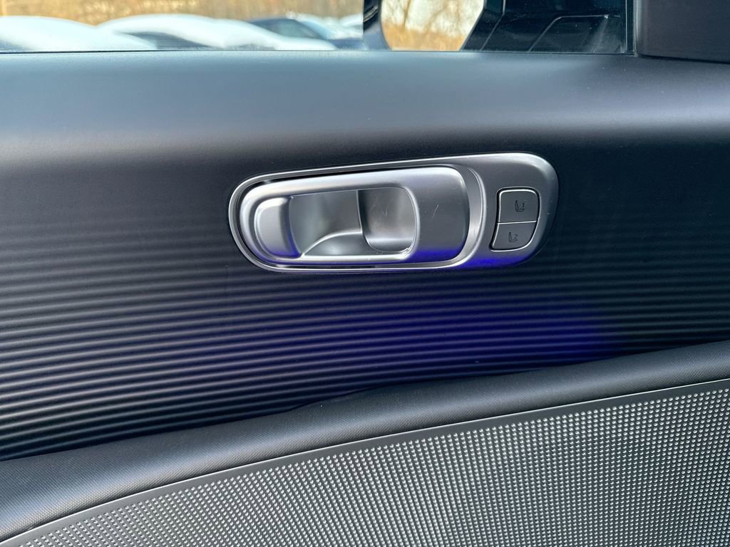 Used 2023 Hyundai Ioniq 6 Limited image 15