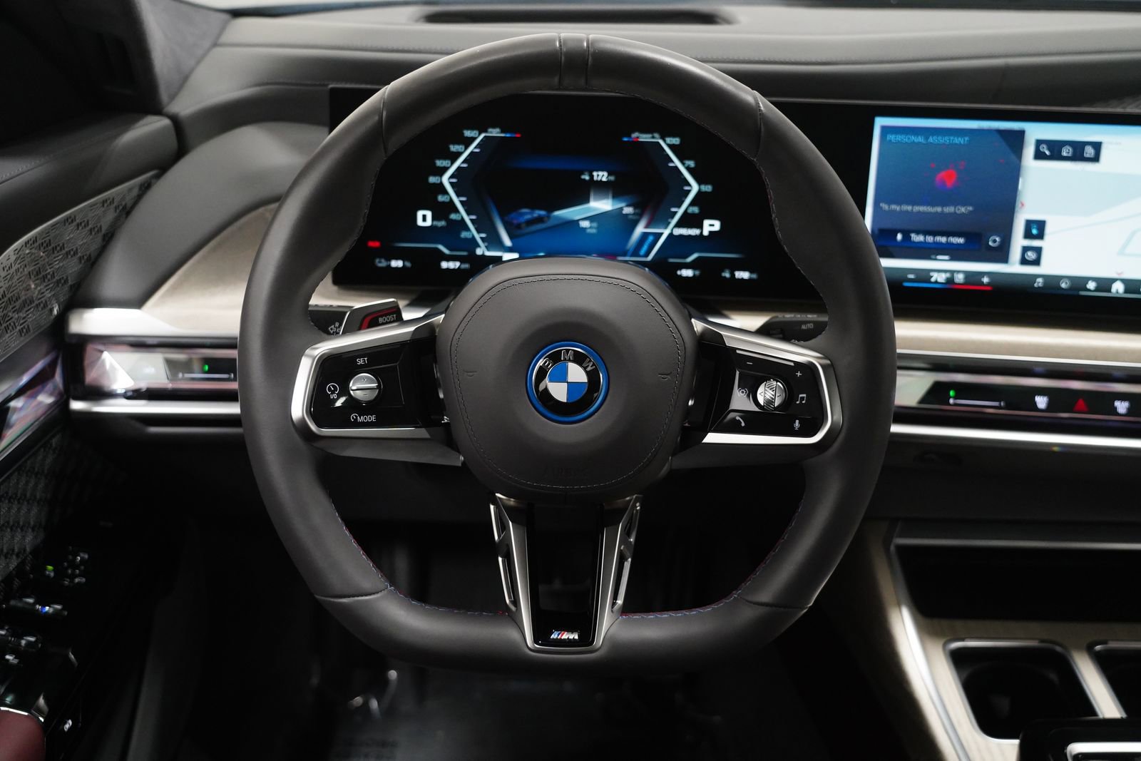 Used 2025 BMW i7 M70 w/ Executive Package image 17