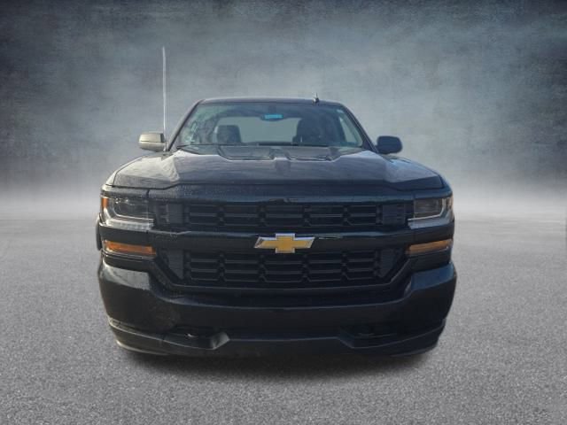 Used 2018 Chevrolet Silverado 1500 Custom w/ Custom Value Package image 5