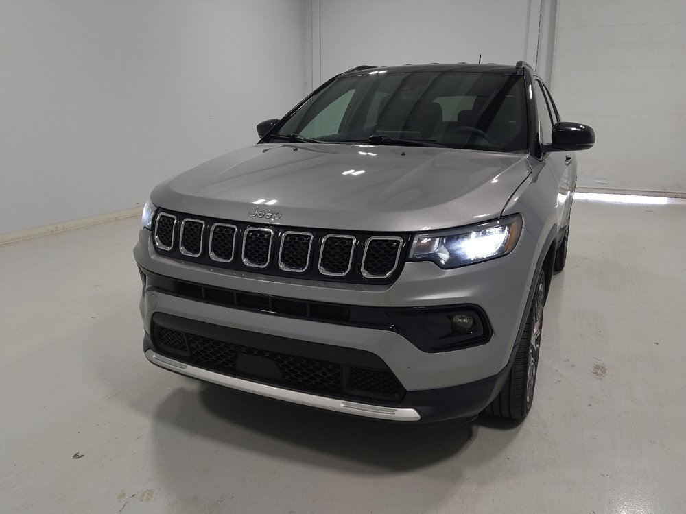 Used 2023 Jeep Compass Limited w/ Elite Group AWD/4WD image 15