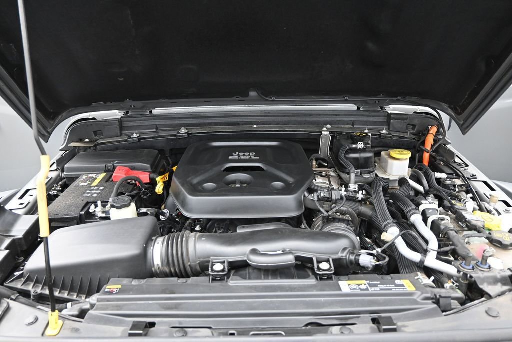 Used 2021 Jeep Wrangler Unlimited Rubicon 4xe w/ Dual Top Group AWD/4WD image 29