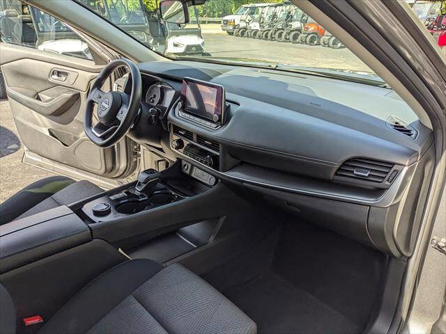 Used 2024 Nissan Rogue SV image 17
