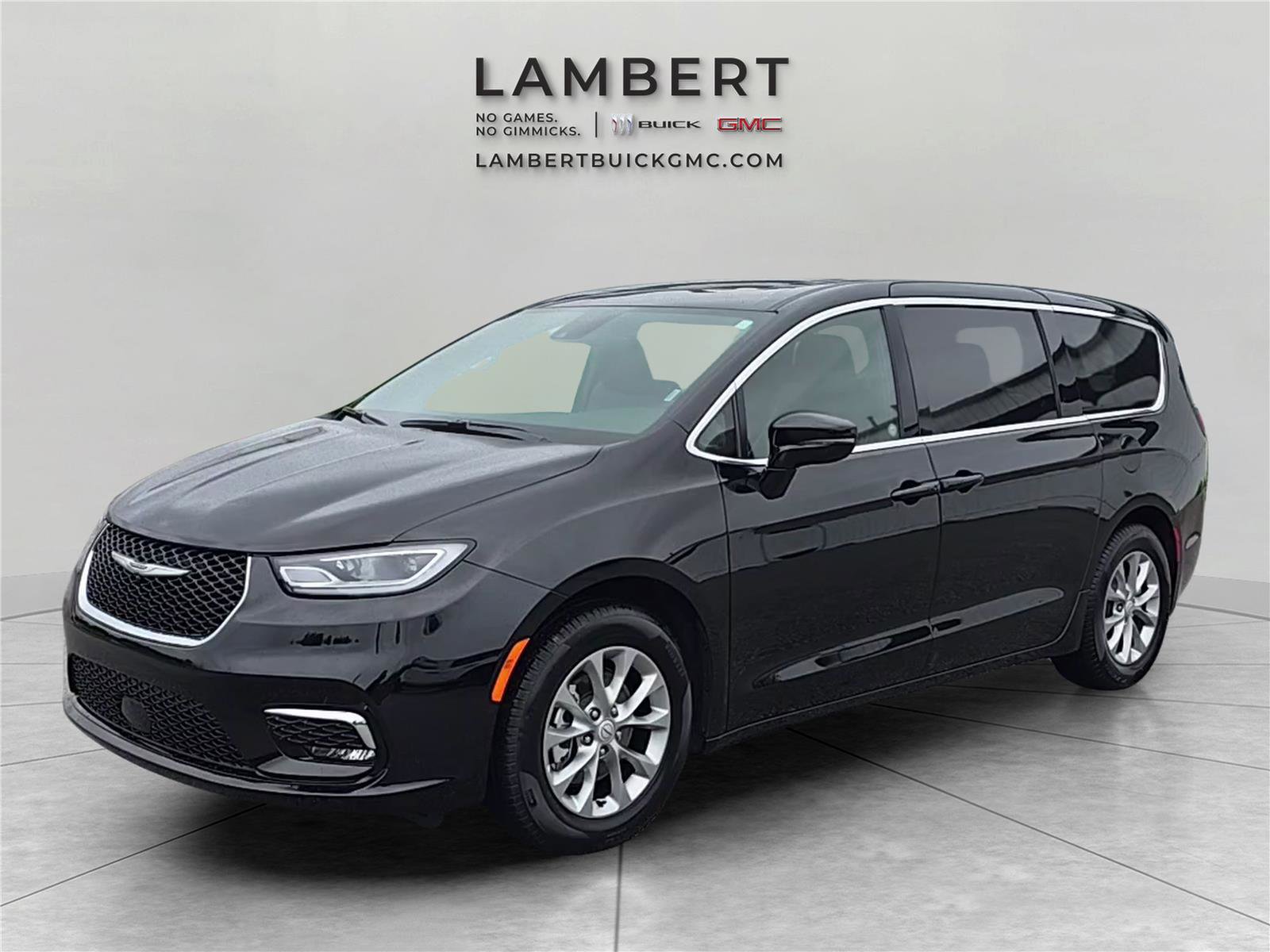 Used 2026 Chrysler Pacifica Limited FWD image 1