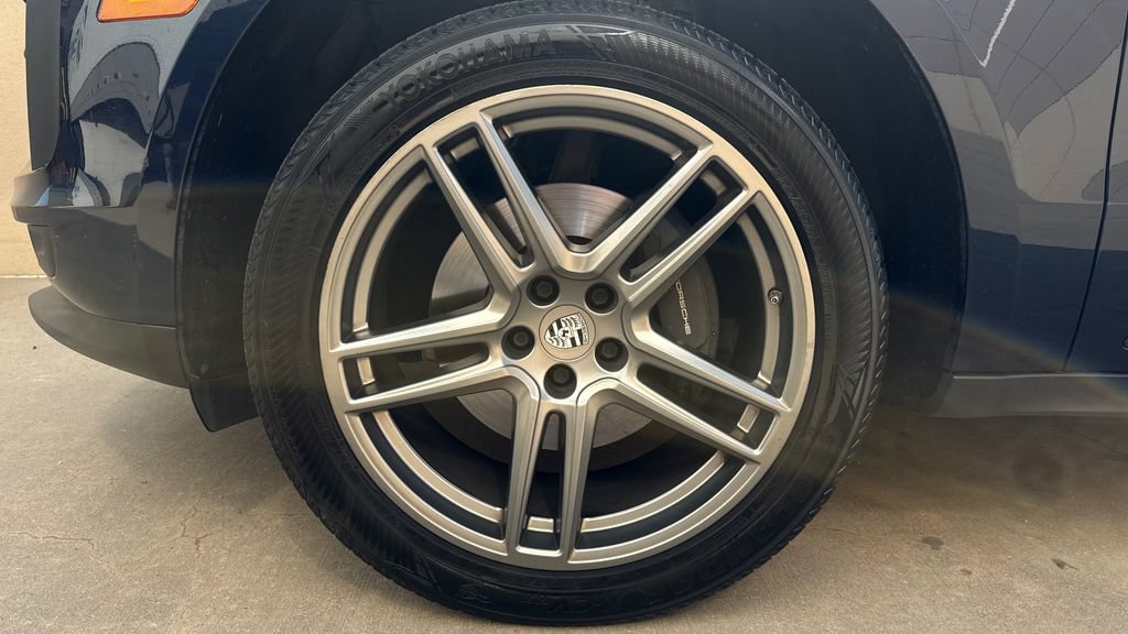 Used 2019 Porsche Macan AWD/4WD image 15