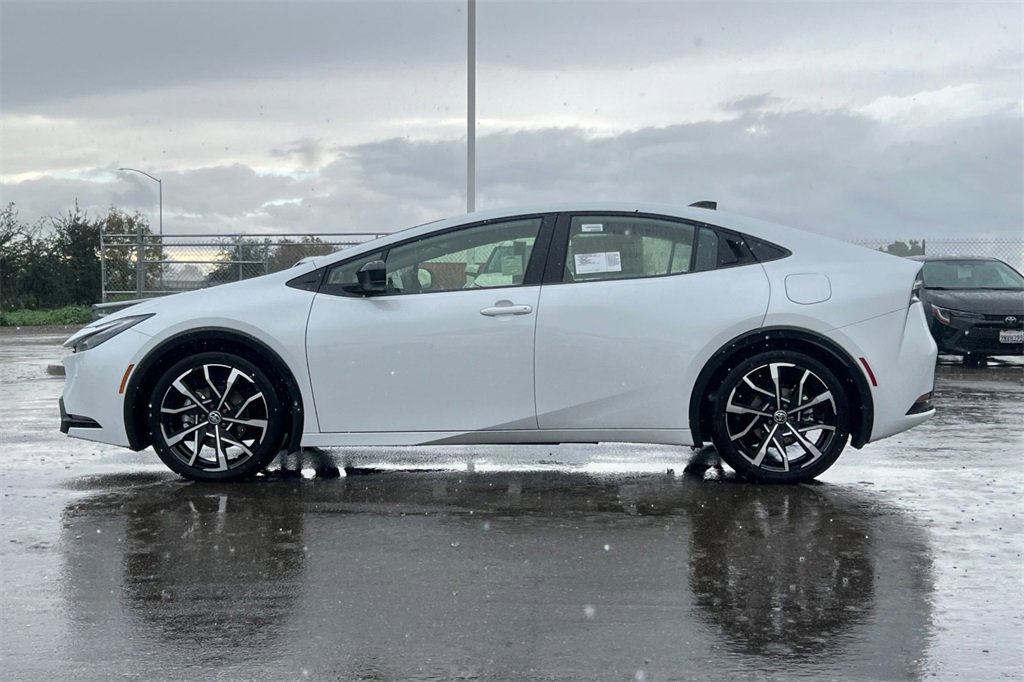 New 2026 Toyota Prius Plug-In Hybrid image 7