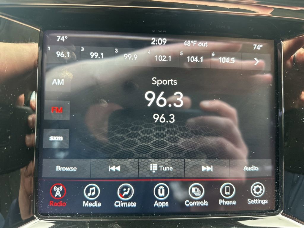 Used 2022 Dodge Durango SXT w/ Anodized Platinum Package image 24