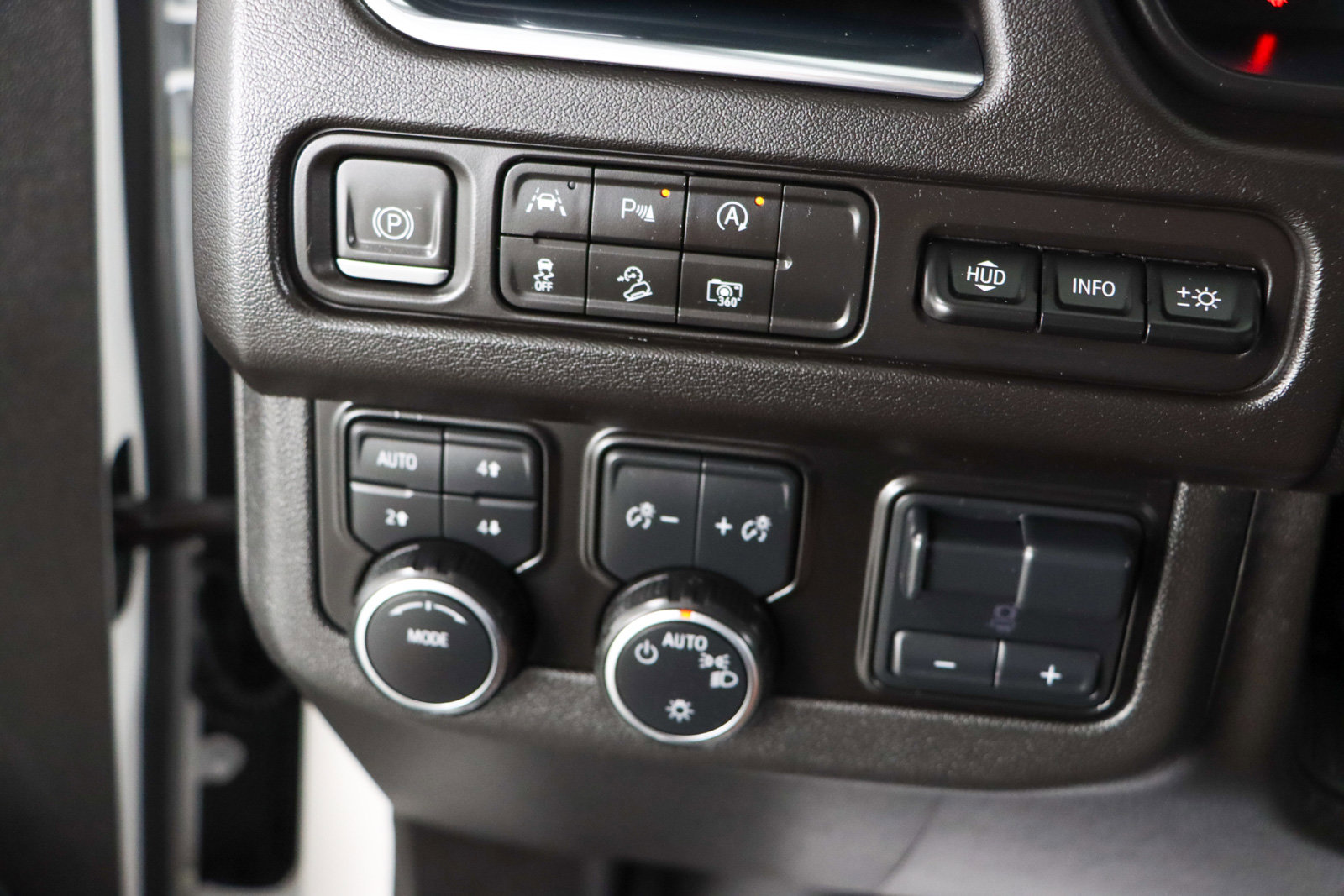 Used 2023 Chevrolet Tahoe High Country w/ Premium Package AWD/4WD image 24