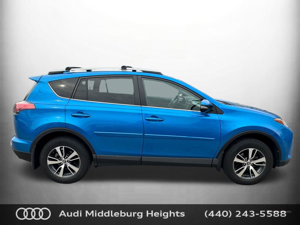 Used 2018 Toyota RAV4 XLE AWD/4WD image 10
