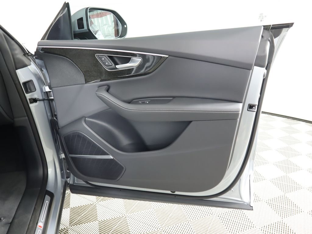 New 2025 Audi Q8 Premium Plus image 26