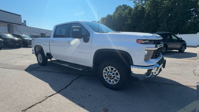 Used 2025 Chevrolet Silverado 2500 LT w/ Safety Package AWD/4WD image 2