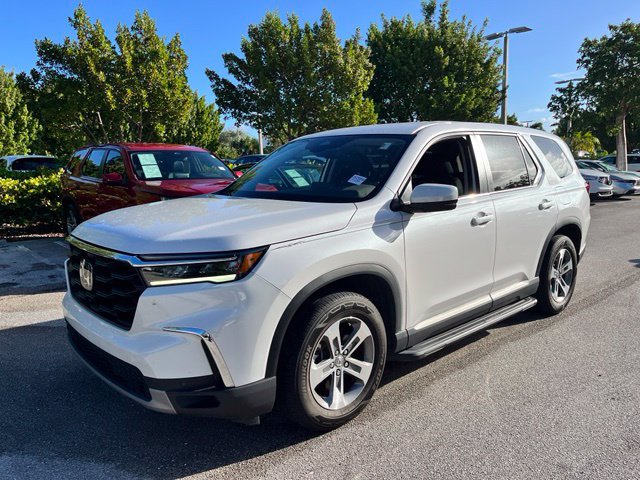 Used 2025 Honda Pilot EX-L image 3